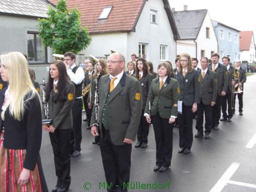 Maibaumaufstellen 2011